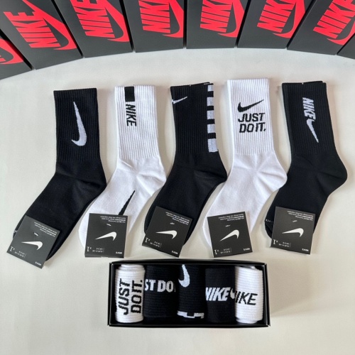 Wholesale Nike Socks #1261123 $29.00 USD, Wholesale Quality Replica Nike Socks