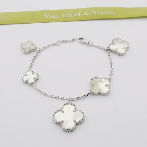 Wholesale Van Cleef &amp; Arpels Bracelets For Women #1262405 $32.00 USD, Wholesale Quality Replica Van Cleef &amp; Arpels Bracelets