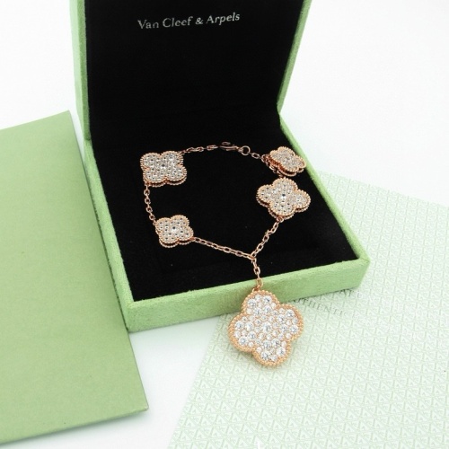 Wholesale Van Cleef &amp; Arpels Bracelets For Women #1262952 $39.00 USD, Wholesale Quality Replica Van Cleef &amp; Arpels Bracelets