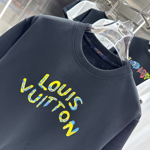 Replica Louis Vuitton LV T-Shirts Short Sleeved For Unisex #1266172 $42.00 USD for Wholesale