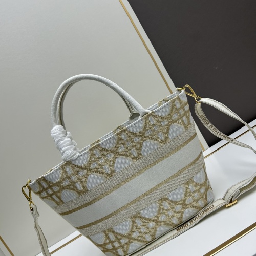 Replica Christian Dior AAA Quality Handbags For Women #1267796 $105.00 USD for Wholesale