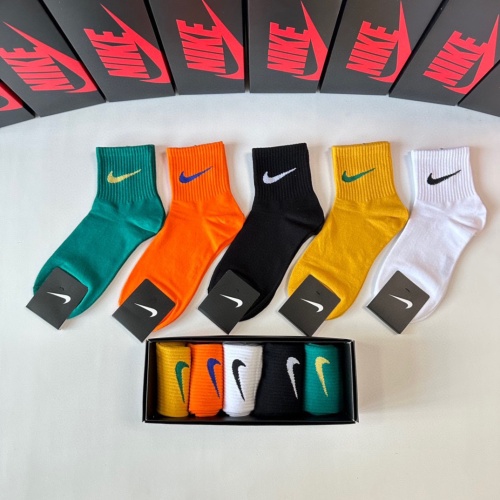 Wholesale Nike Socks #1269734 $27.00 USD, Wholesale Quality Replica Nike Socks