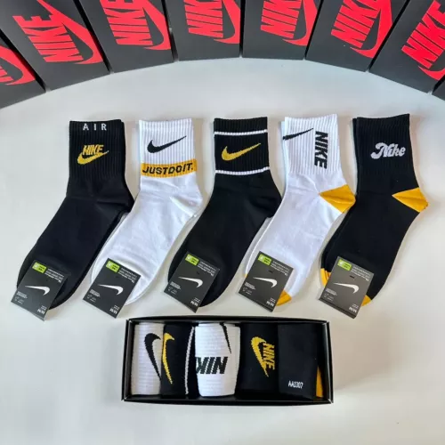 Wholesale Nike Socks #1272814 $27.00 USD, Wholesale Quality Replica Nike Socks