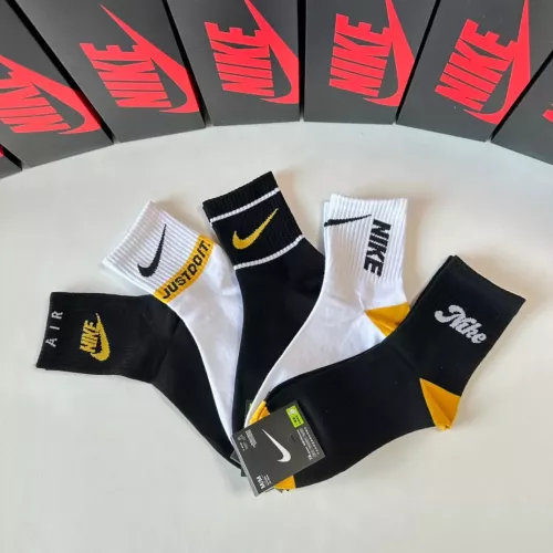 Replica Nike Socks #1272814 $27.00 USD for Wholesale