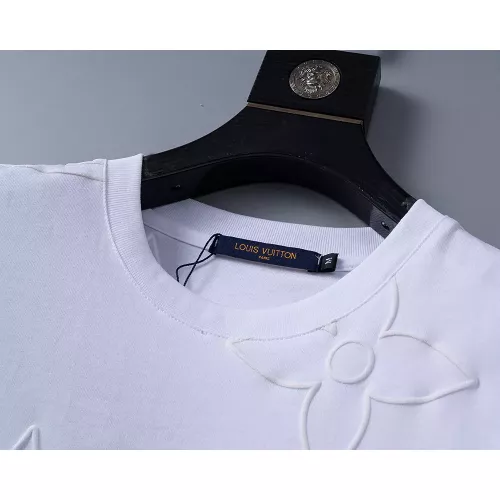 Replica Louis Vuitton LV T-Shirts Short Sleeved For Men #1277652 $25.00 USD for Wholesale