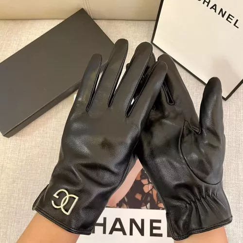 Replica Dolce & Gabbana Gloves For Women #1279752 $48.00 USD for Wholesale