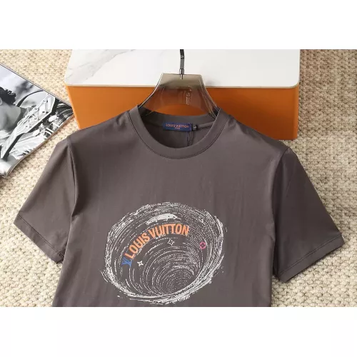 Replica Louis Vuitton LV T-Shirts Short Sleeved For Men #1290281 $38.00 USD for Wholesale