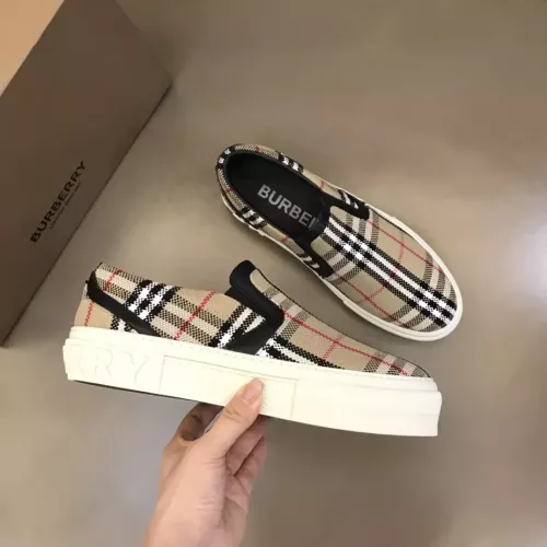 Replica Burberry Casual Shoes For Men #1303582 $76.00 USD for Wholesale