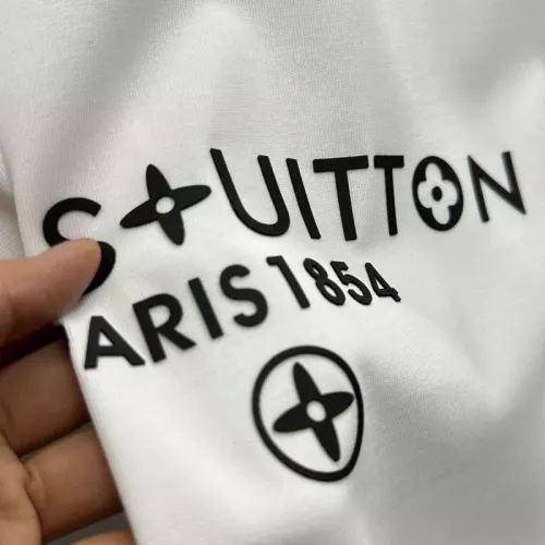 Replica Louis Vuitton LV T-Shirts Short Sleeved For Unisex #1319549 $41.00 USD for Wholesale