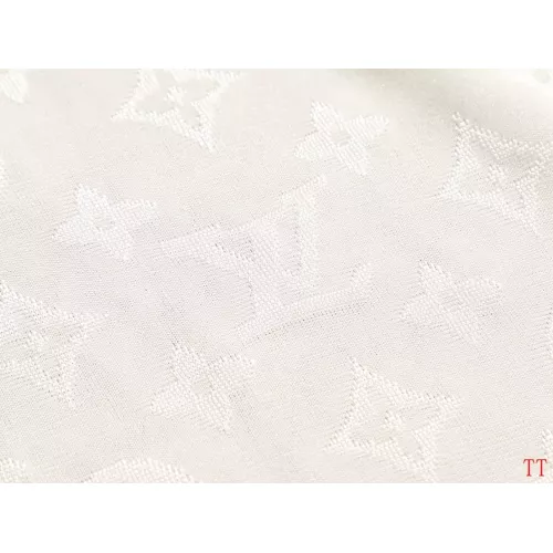 Replica Louis Vuitton LV T-Shirts Short Sleeved For Unisex #1323290 $39.00 USD for Wholesale