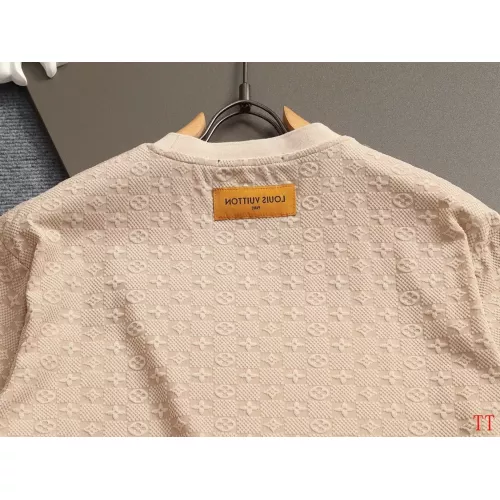 Replica Louis Vuitton LV T-Shirts Short Sleeved For Unisex #1323298 $39.00 USD for Wholesale