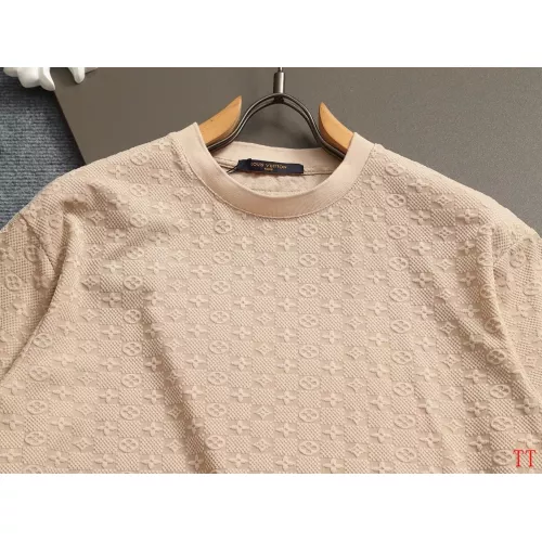 Replica Louis Vuitton LV T-Shirts Short Sleeved For Unisex #1323298 $39.00 USD for Wholesale