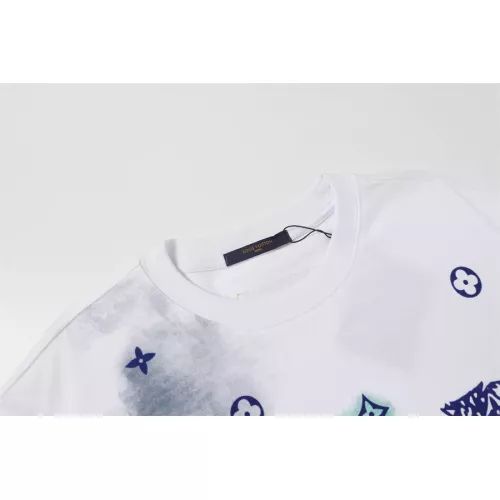 Replica Louis Vuitton LV T-Shirts Short Sleeved For Unisex #1323362 $36.00 USD for Wholesale