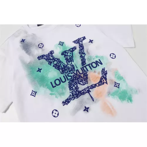 Replica Louis Vuitton LV T-Shirts Short Sleeved For Unisex #1323362 $36.00 USD for Wholesale