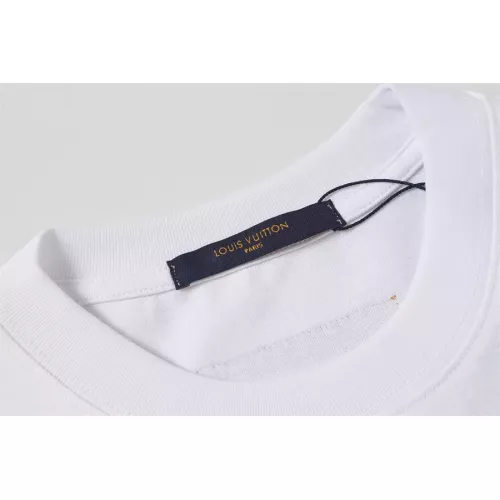 Replica Louis Vuitton LV T-Shirts Short Sleeved For Unisex #1323366 $36.00 USD for Wholesale