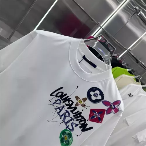 Replica Louis Vuitton LV T-Shirts Short Sleeved For Unisex #1323378 $32.00 USD for Wholesale