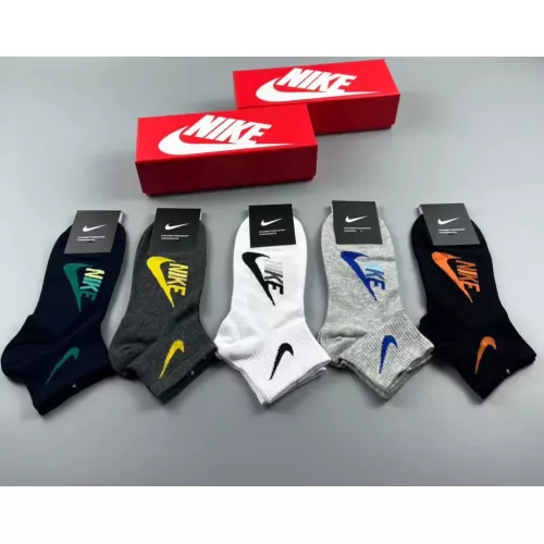 Wholesale Nike Socks #1324928 $25.00 USD, Wholesale Quality Replica Nike Socks