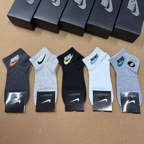 Wholesale Nike Socks #1324929 $25.00 USD, Wholesale Quality Replica Nike Socks