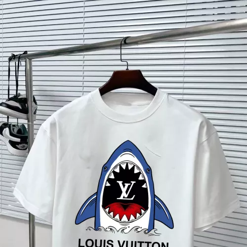 Replica Louis Vuitton LV T-Shirts Short Sleeved For Unisex #1327986 $34.00 USD for Wholesale