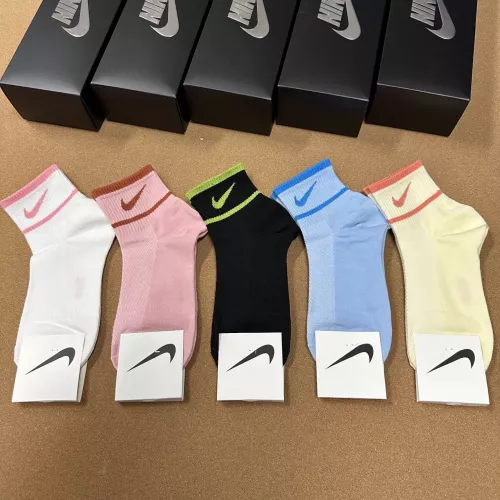 Wholesale Nike Socks For Women #1332426 $25.00 USD, Wholesale Quality Replica Nike Socks