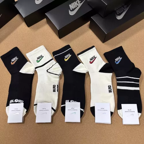 Wholesale Nike Socks #1332428 $27.00 USD, Wholesale Quality Replica Nike Socks