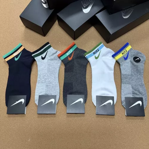 Wholesale Nike Socks #1332492 $25.00 USD, Wholesale Quality Replica Nike Socks