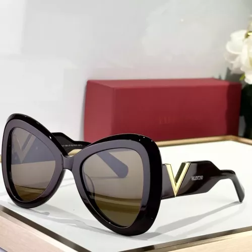 Wholesale Valentino AAA Quality Sunglasses #1337392 $64.00 USD, Wholesale Quality Replica Valentino AAA Quality Sunglasses
