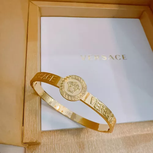 Wholesale Versace Bracelets #1337467 $42.00 USD, Wholesale Quality Replica Versace Bracelets