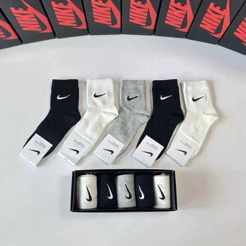 Wholesale Nike Socks #1338610 $29.00 USD, Wholesale Quality Replica Nike Socks