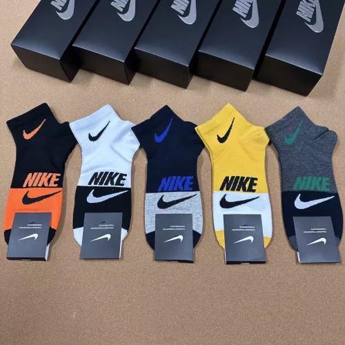 Wholesale Nike Socks #1338641 $25.00 USD, Wholesale Quality Replica Nike Socks
