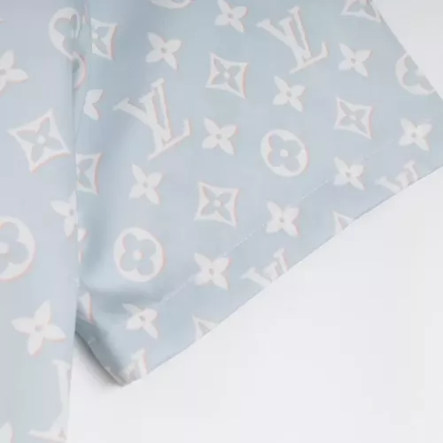 Replica Louis Vuitton LV Shirts Short Sleeved For Unisex #1348557 $48.00 USD for Wholesale