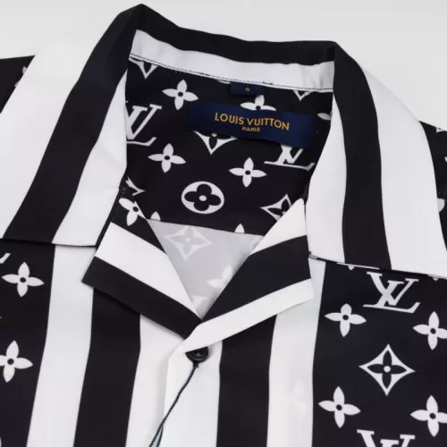 Replica Louis Vuitton LV Shirts Short Sleeved For Unisex #1348559 $48.00 USD for Wholesale
