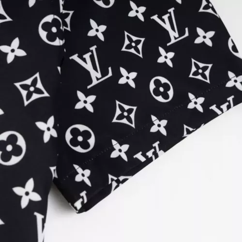 Replica Louis Vuitton LV Shirts Short Sleeved For Unisex #1348559 $48.00 USD for Wholesale