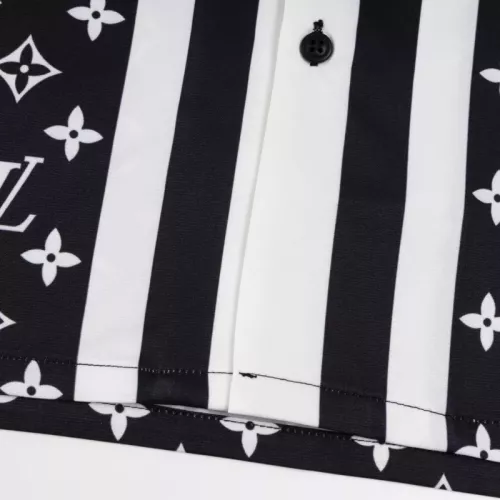 Replica Louis Vuitton LV Shirts Short Sleeved For Unisex #1348559 $48.00 USD for Wholesale