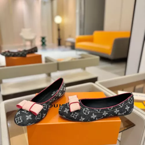 Replica Louis Vuitton Flat Shoes For Women #1348806 $96.00 USD for Wholesale