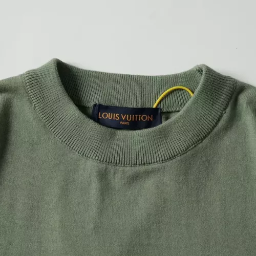 Replica Louis Vuitton LV T-Shirts Short Sleeved For Unisex #1349712 $42.00 USD for Wholesale
