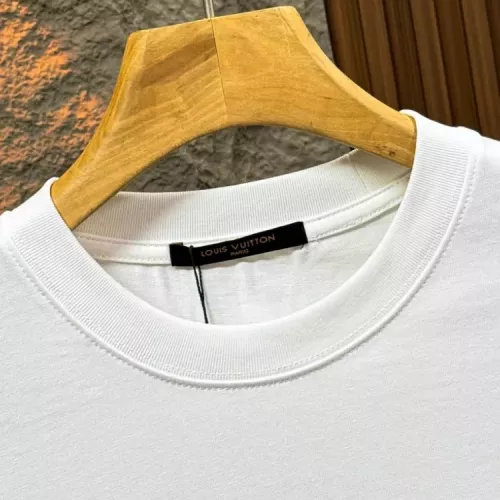 Replica Louis Vuitton LV T-Shirts Short Sleeved For Unisex #1350140 $41.00 USD for Wholesale