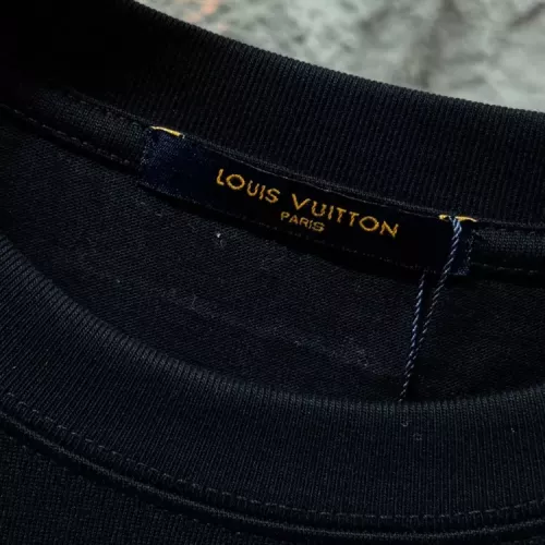 Replica Louis Vuitton LV T-Shirts Short Sleeved For Unisex #1350141 $41.00 USD for Wholesale