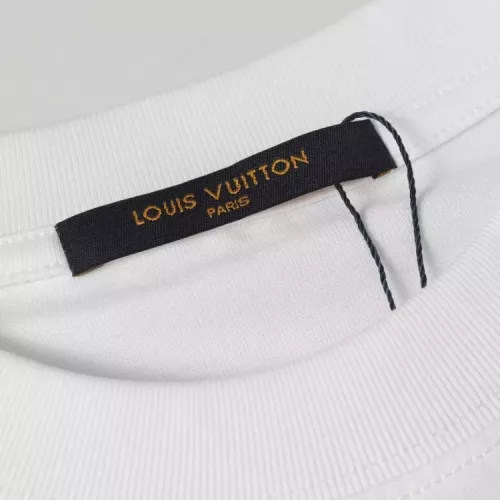 Replica Louis Vuitton LV T-Shirts Short Sleeved For Unisex #1350142 $42.00 USD for Wholesale