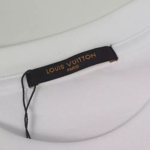 Replica Louis Vuitton LV T-Shirts Short Sleeved For Unisex #1350145 $42.00 USD for Wholesale