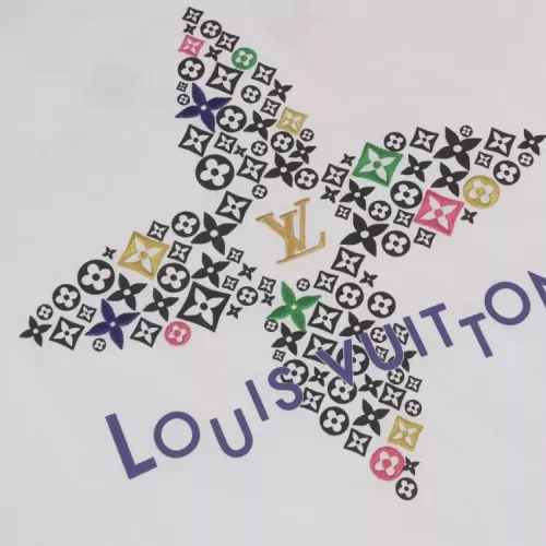 Replica Louis Vuitton LV T-Shirts Short Sleeved For Unisex #1350145 $42.00 USD for Wholesale