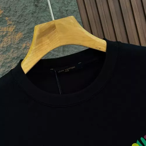 Replica Louis Vuitton LV T-Shirts Short Sleeved For Unisex #1350146 $45.00 USD for Wholesale