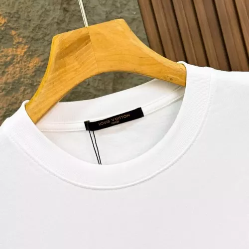 Replica Louis Vuitton LV T-Shirts Short Sleeved For Unisex #1350147 $45.00 USD for Wholesale