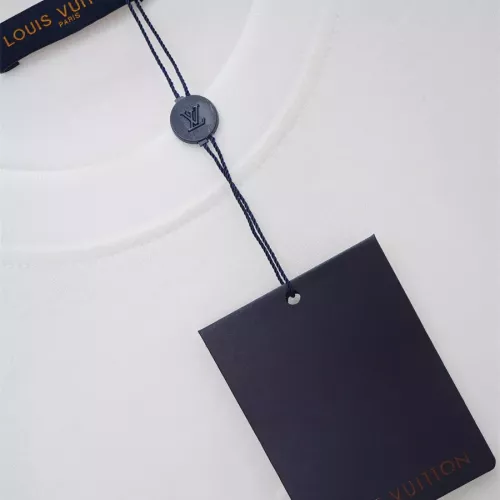 Replica Louis Vuitton LV T-Shirts Short Sleeved For Unisex #1350286 $32.00 USD for Wholesale