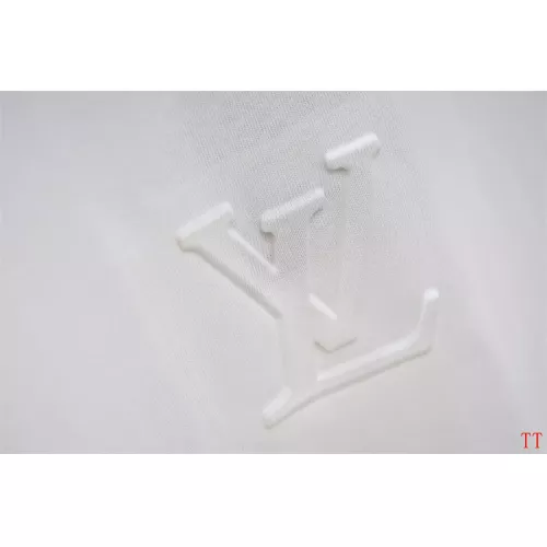 Replica Louis Vuitton LV T-Shirts Short Sleeved For Unisex #1350286 $32.00 USD for Wholesale