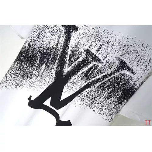 Replica Louis Vuitton LV T-Shirts Short Sleeved For Unisex #1350290 $32.00 USD for Wholesale
