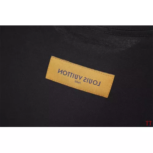 Replica Louis Vuitton LV T-Shirts Short Sleeved For Unisex #1350291 $32.00 USD for Wholesale