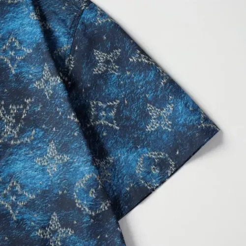 Replica Louis Vuitton LV Shirts Short Sleeved For Unisex #1350415 $48.00 USD for Wholesale