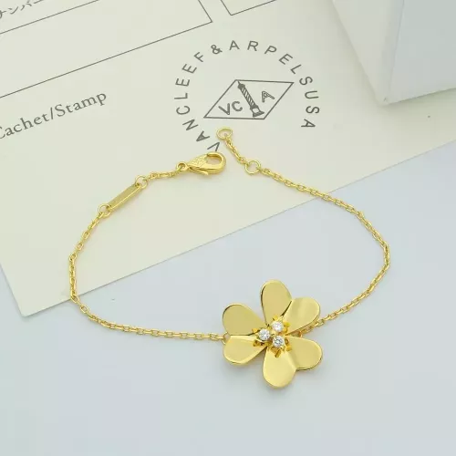 Wholesale Van Cleef &amp; Arpels Bracelets For Women #1351816 $25.00 USD, Wholesale Quality Replica Van Cleef &amp; Arpels Bracelets