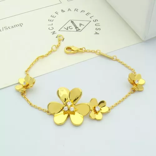Wholesale Van Cleef &amp; Arpels Bracelets For Women #1351819 $27.00 USD, Wholesale Quality Replica Van Cleef &amp; Arpels Bracelets